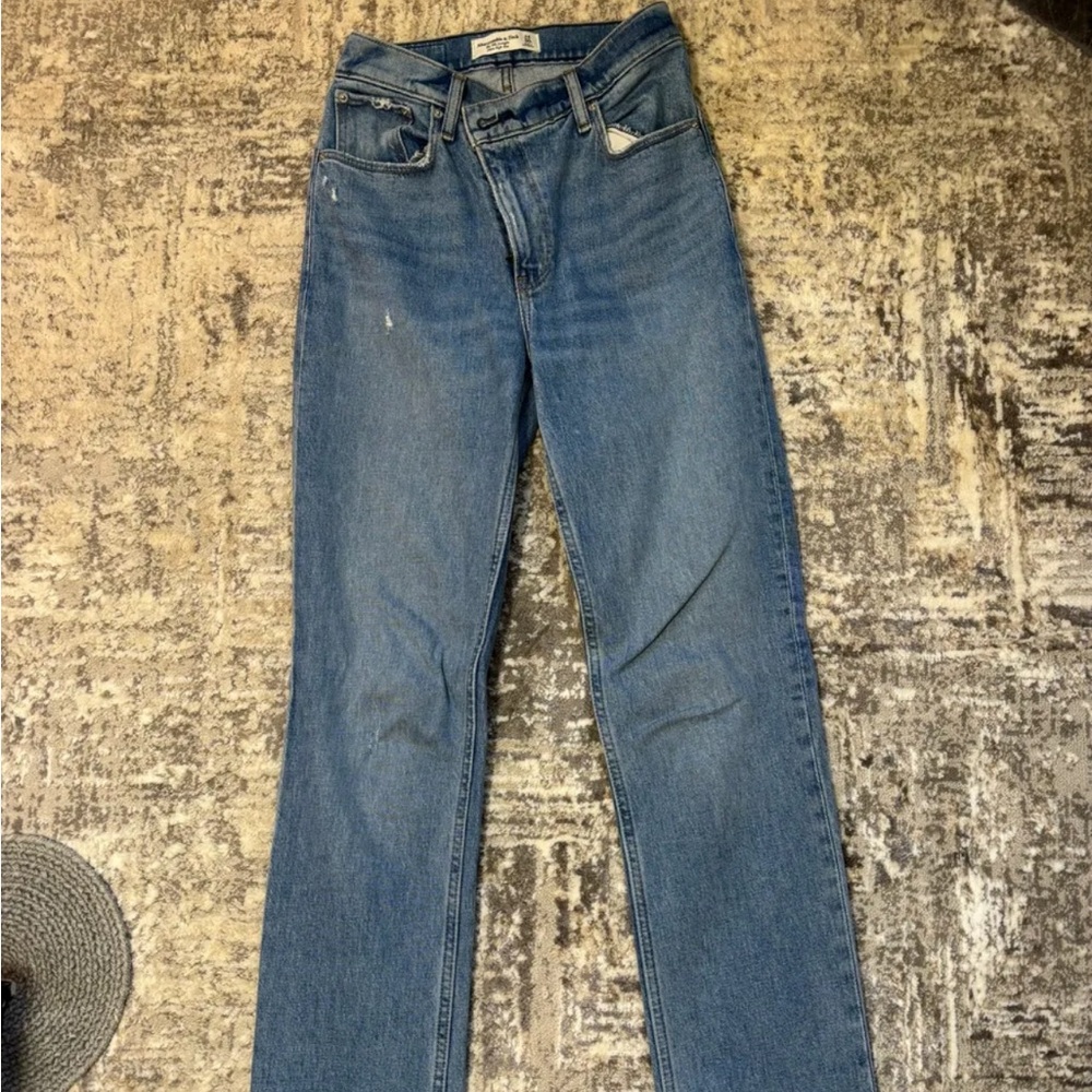Abercrombie 90s Straight Ultra High Rise Jeans